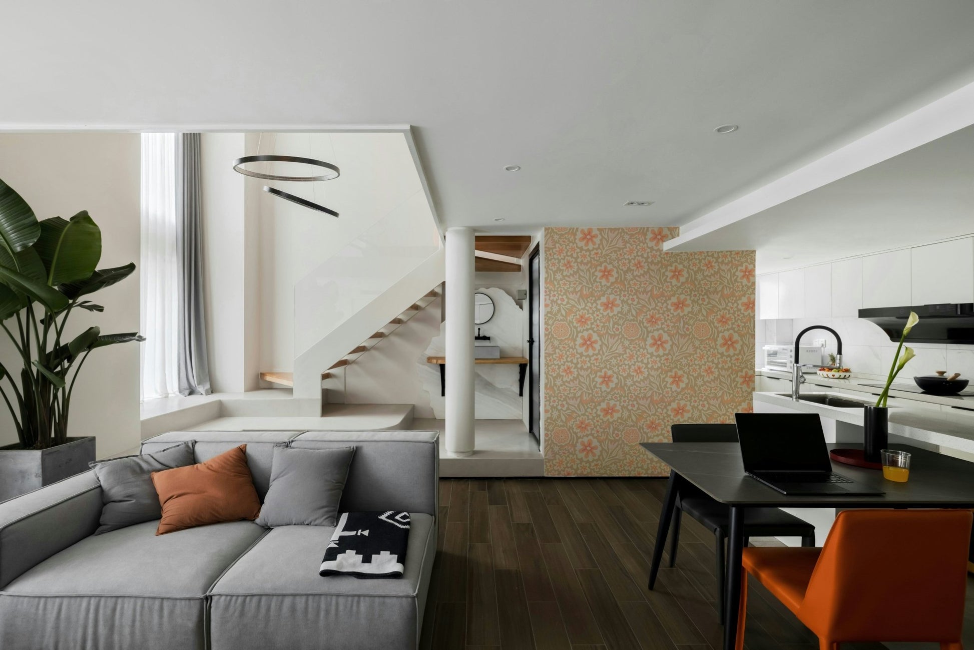 Wall decor evoking a relaxed, artistic tropical paradise.

