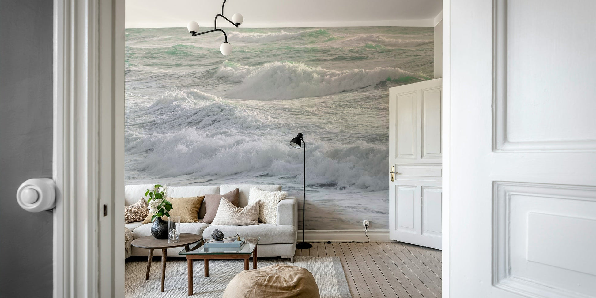 A detail shot of the flowing lines in the wallpaper.