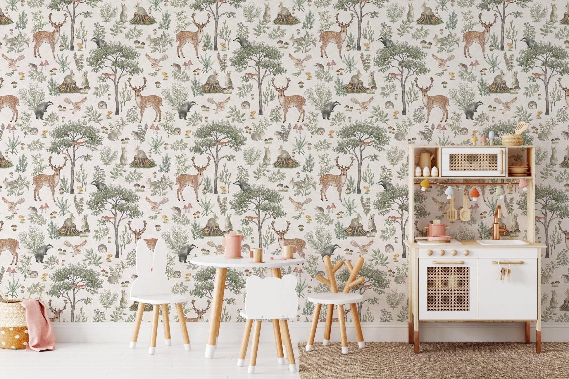 Hand-drawn wildlife wallpaper in ivory
