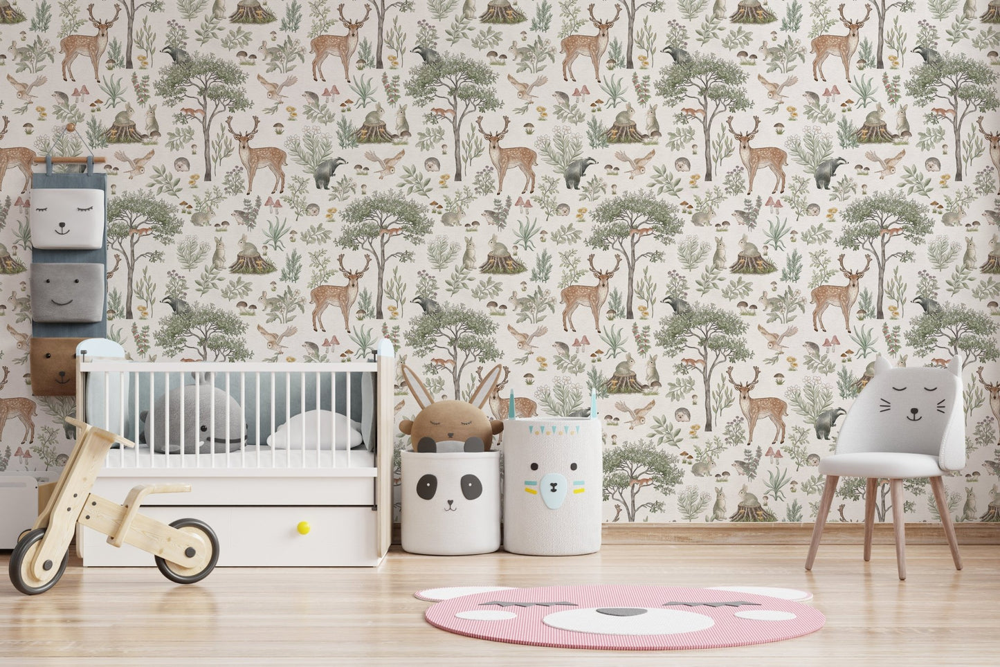 Classic wildlife wallpaper with foliage
