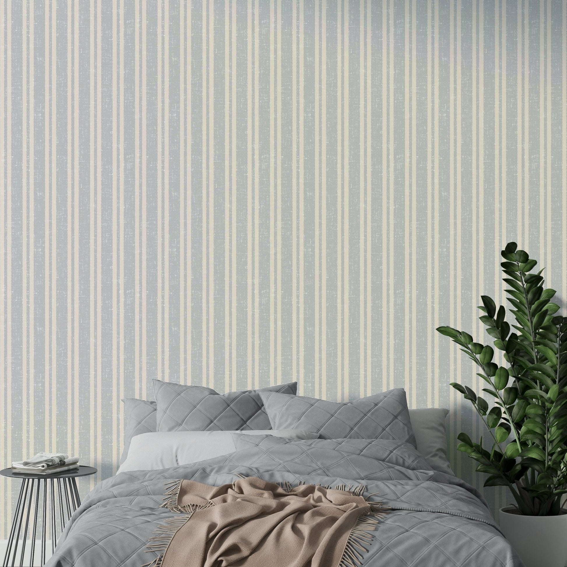 Vintage-inspired stripe wallpaper pattern

