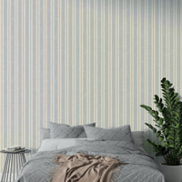 Vintage-inspired stripe wallpaper pattern

