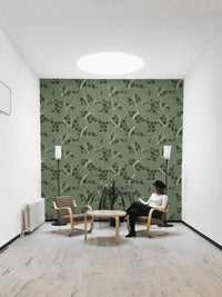 Design with a repeating pattern of large and small leaves.

