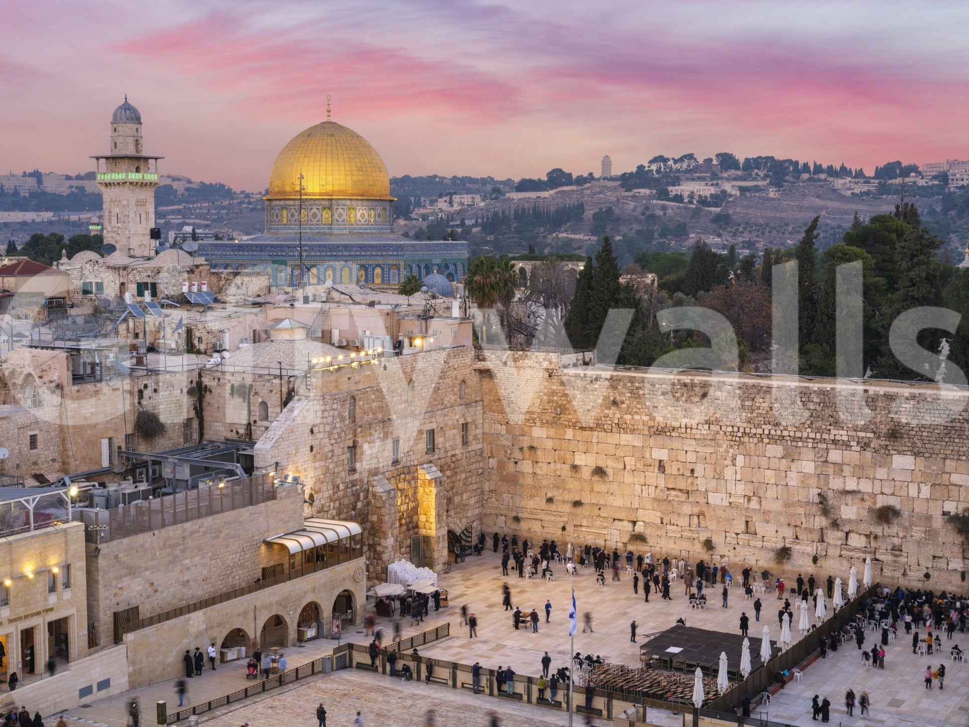 A detail of the warm tones in the stone and sky.

