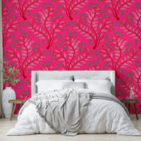 Detailed trumpet flower wallpaper with a vintage touch.

