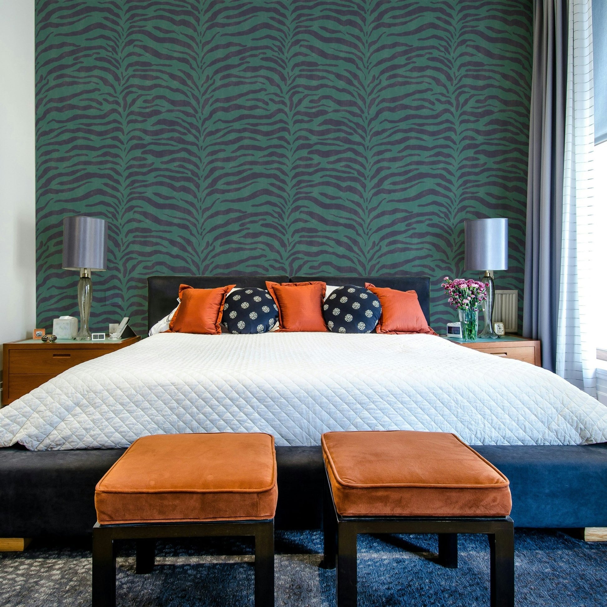 The style is bold and feels very energetic and strong. GD3725

