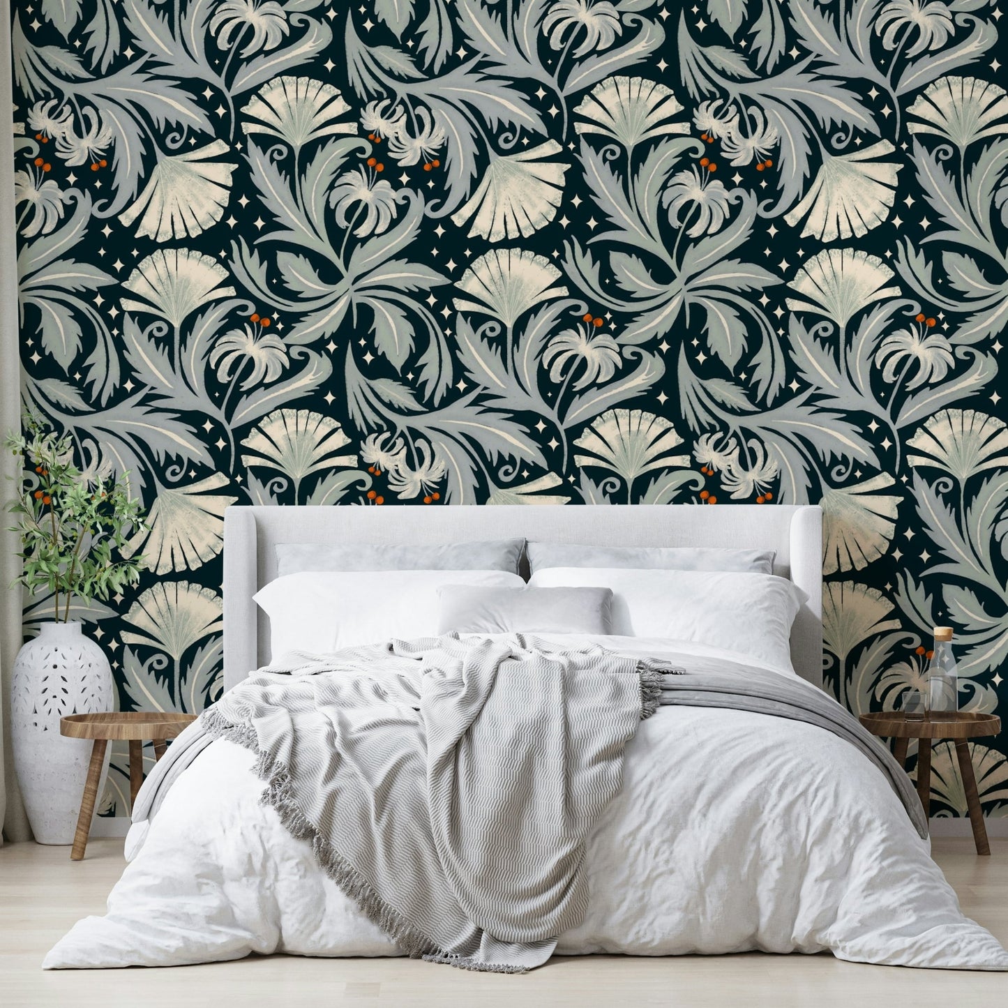 Heritage floral wallpaper midnight black

