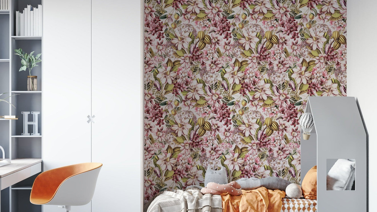 Vintage botanical garden wallpaper with lush greenery.

