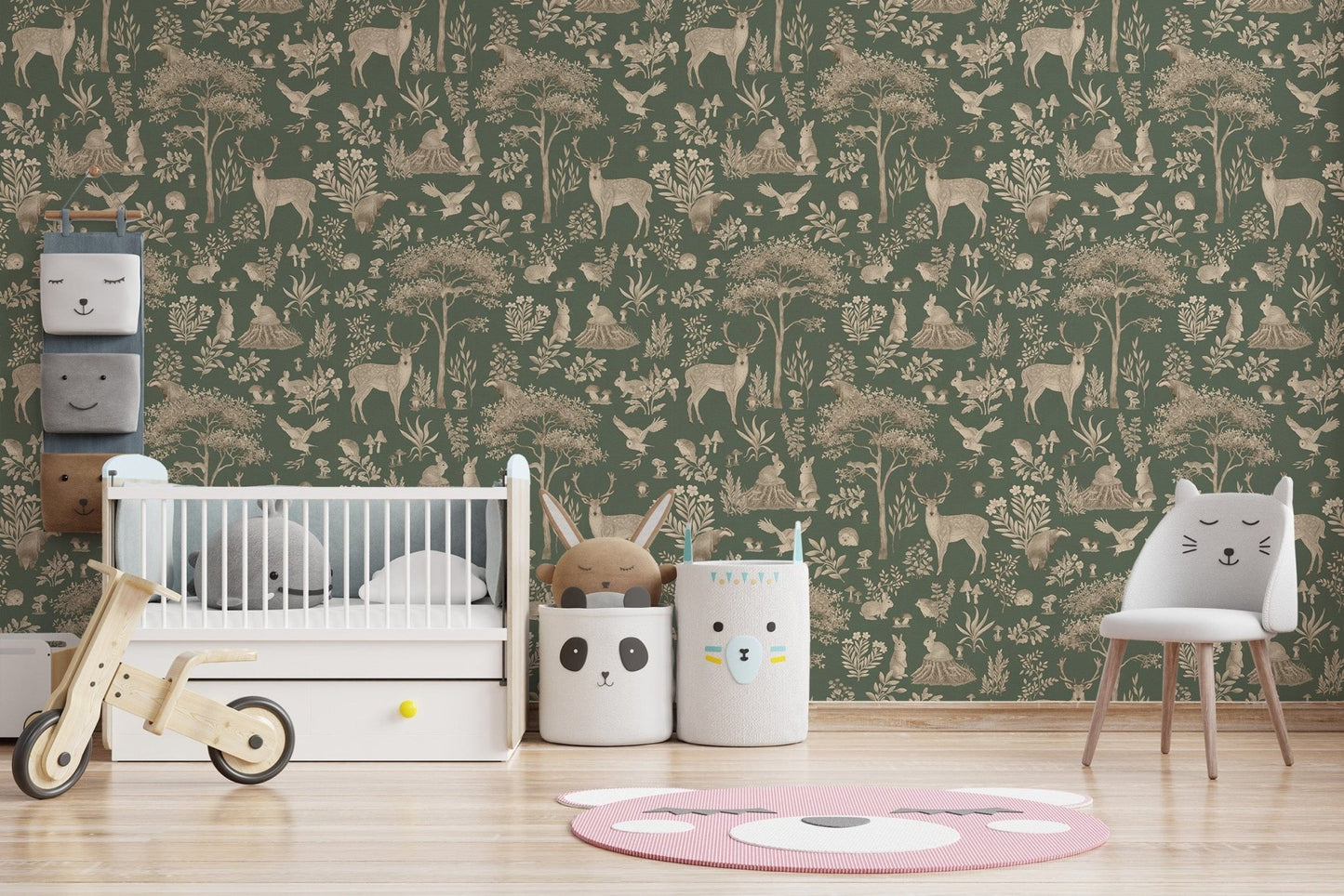 Elegant woodland wallpaper in green
