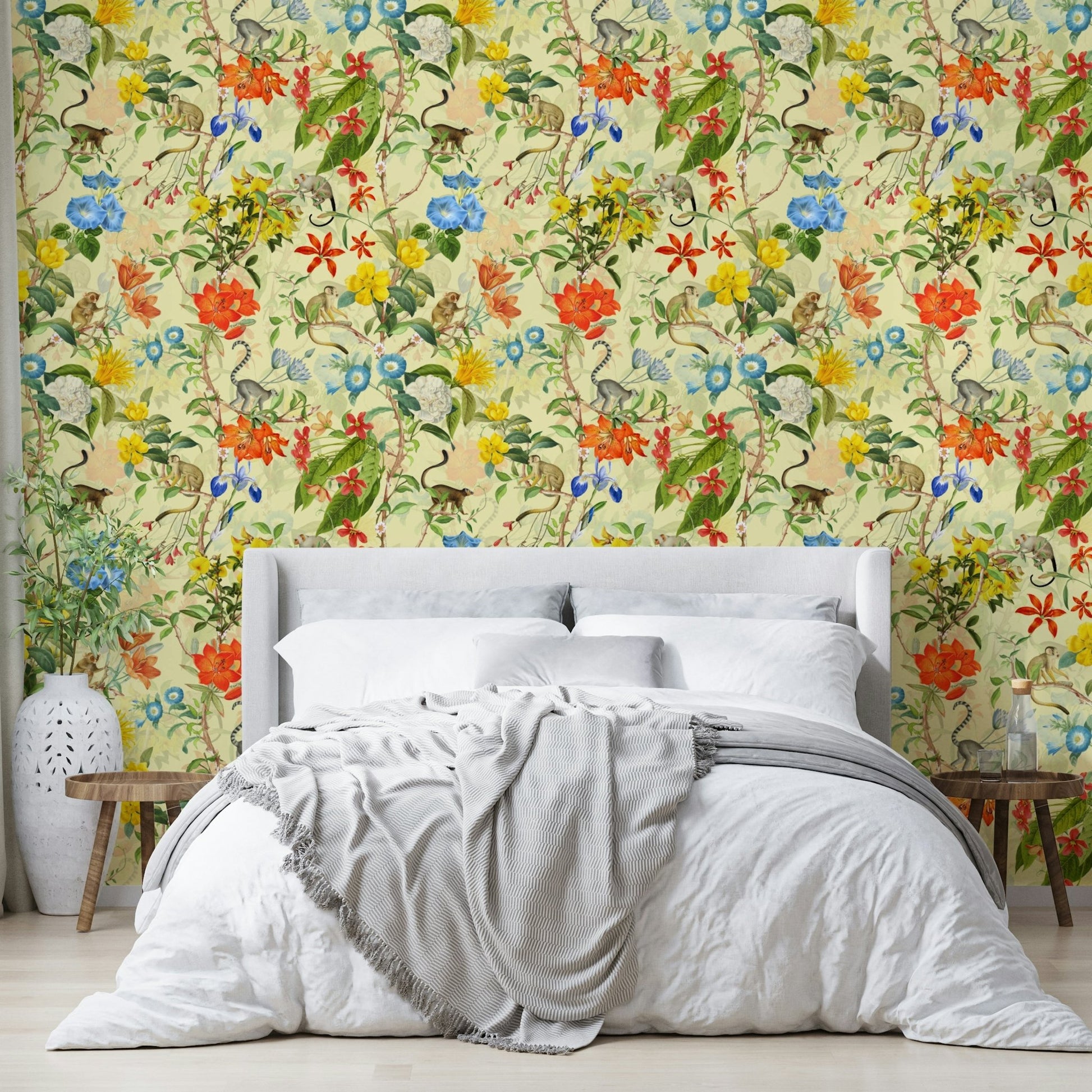 Exotic primates wallpaper for a nature-inspired room