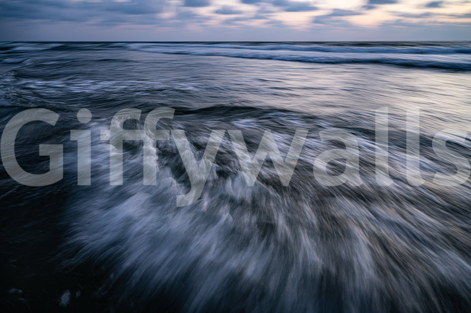 A detail of the brushstrokes and tones in the design.