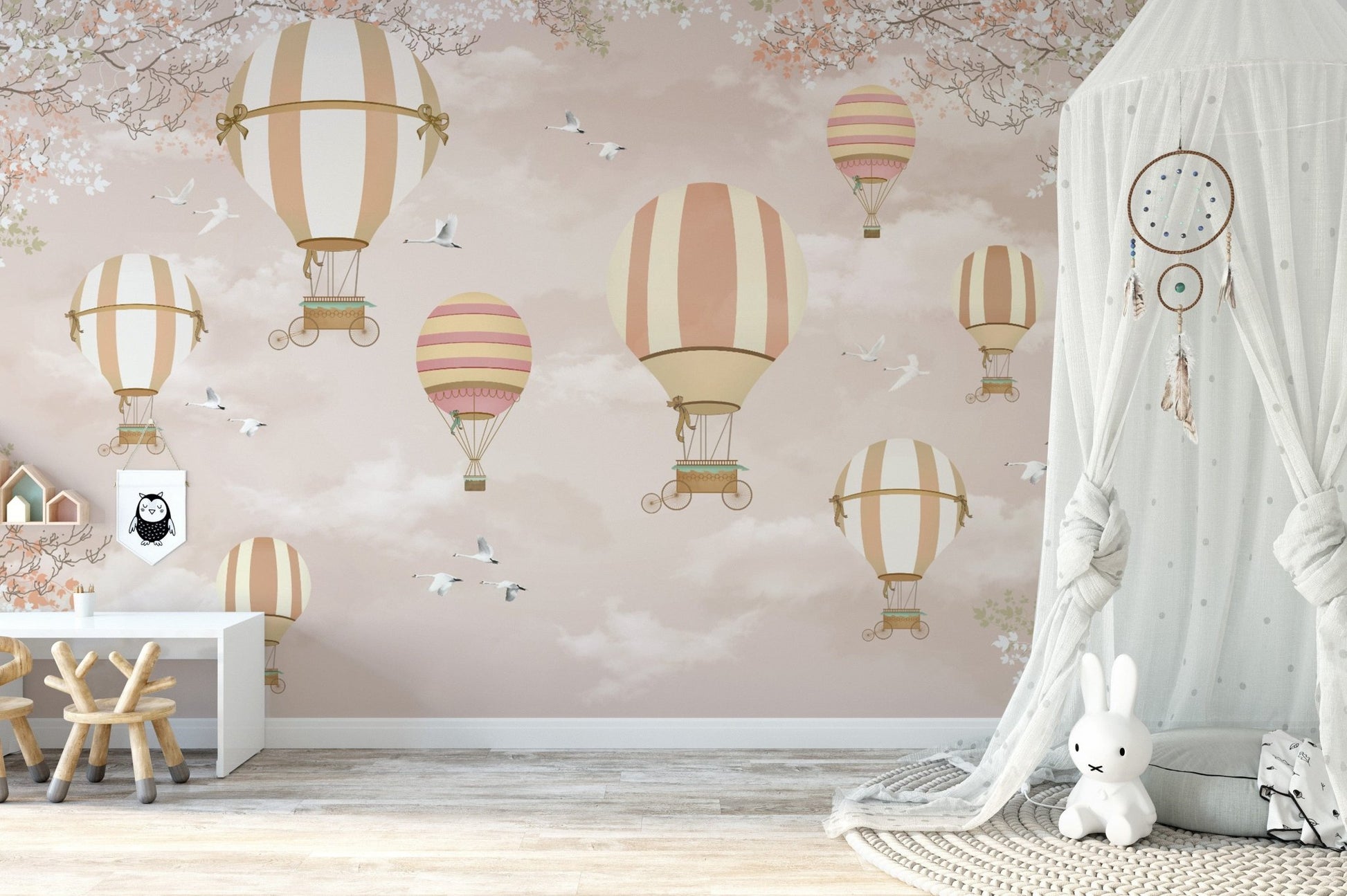 Elegant floating balloon wall mural
 D260